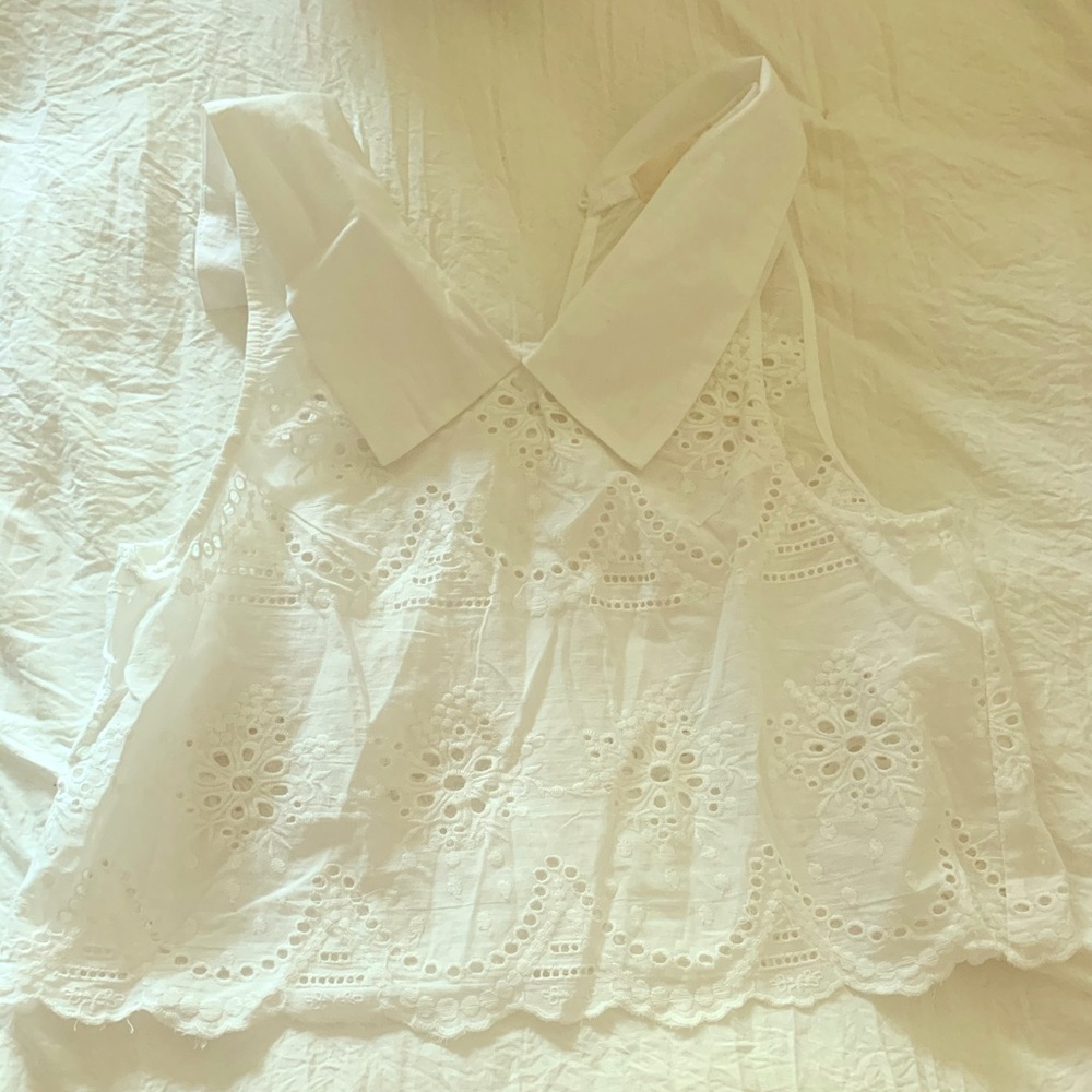 White eyelet collared crop top summer style